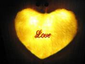 發(fā)光抱枕真是個(gè)好伙伴