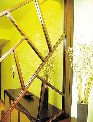 鏡子營造唯美靈動空間