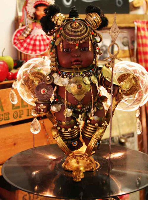 古怪個性的法國恐怖玩偶