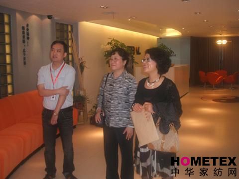 羽絨工業協會秘書長蒞臨艾萊依參觀指導