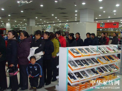 櫻花家紡東平專柜開業即掀搶購狂潮