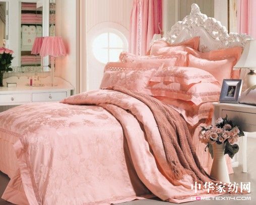 金融危機下南方寢飾的“思”與“動”