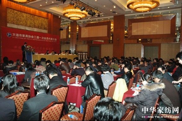 十五家企業(yè)獲“大連市家具行業(yè)杰出企業(yè)”稱號