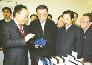 吳邦國委員長在江蘇羅萊調研