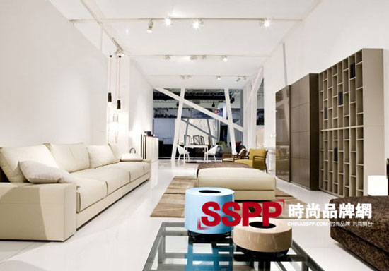 ligneroset����չ�ς��fƷ�ƌ����L��