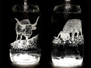 牛奶瓶的雕刻工藝 創(chuàng)意經(jīng)典