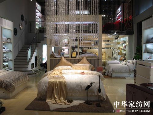 寶縵 堅持不懈+優質服務=成功