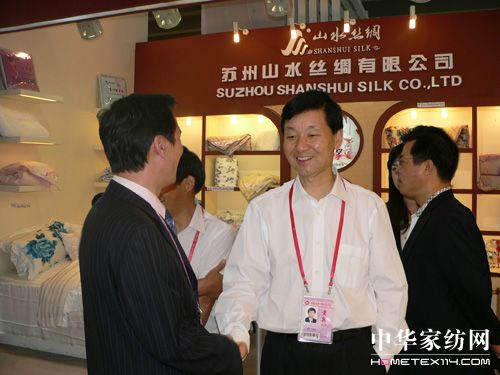 山水絲綢亮相2010年廣交會(huì)