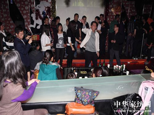 ����Ҿ�2010�ꃞ��T���C������A�M�xĻ