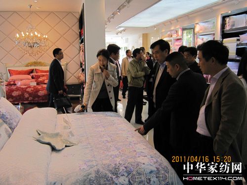 宜興市領(lǐng)導(dǎo)一行考察寶縵家紡