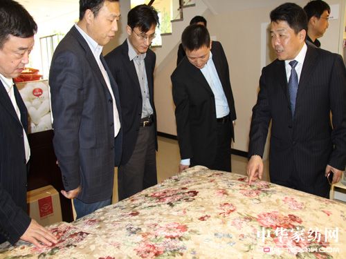 南方寢飾召開周年慶開幕典禮