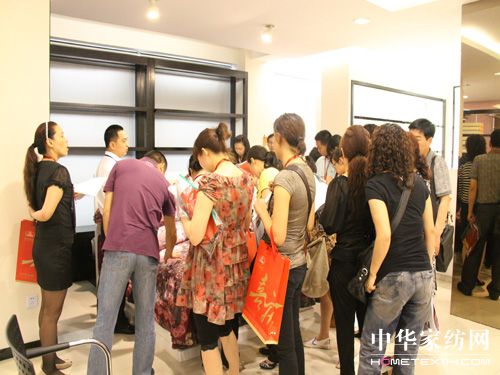 南方寢飾秋冬新品高調(diào)亮相