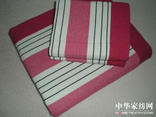 柏年家紡條紋床品打造白領(lǐng)最愛(ài)臥室