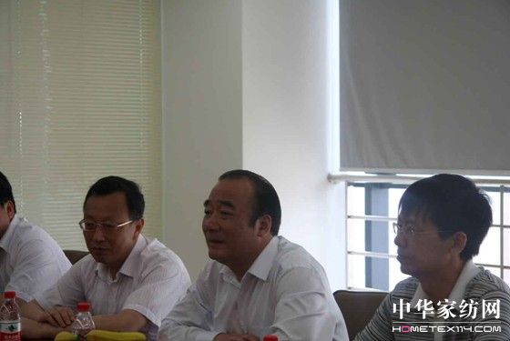 ��ͨ�и����L(zh��ng)�������{(di��o)�оӉ�(m��ng)�R�Ҽ�