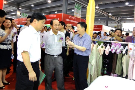 �G���z���ڏV��չ��(hu��)�ϴ�Ů���