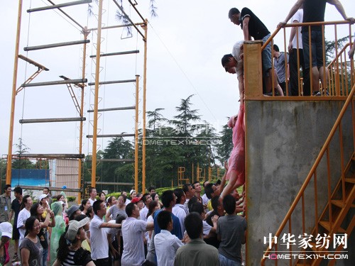 �Pʢ���]�������Ă���ֻ�������ĈF�