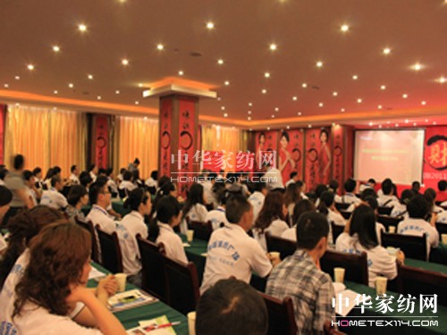 明超家紡:“賺錢財(cái)是硬道理”