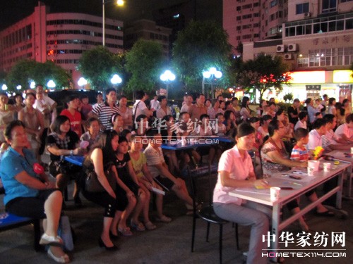 “凱盛杯”鋪床疊被子能手大賽開幕