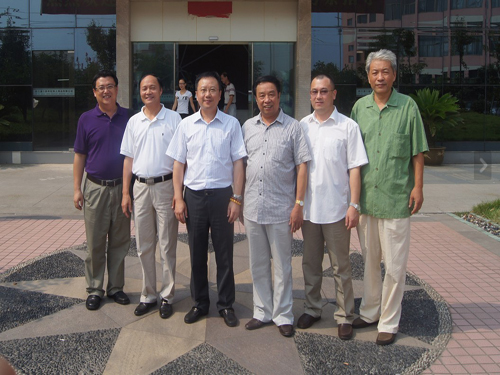 楊兆華親臨66°浪漫家紡進(jìn)行參觀