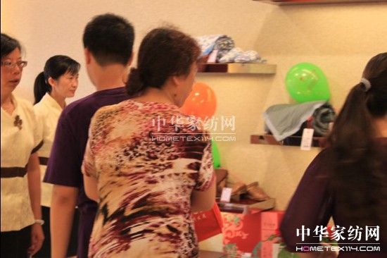 蠶花娘娘上海新村店盛大開業(yè)