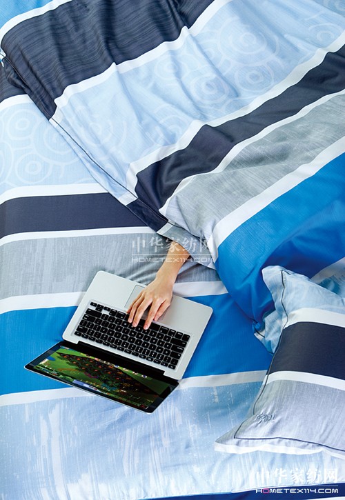 �{���`���l�������С��{ɫ�L����