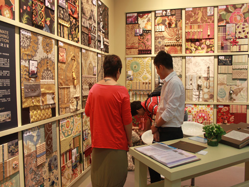 �z��•���{ ��ɫ�����Ј�