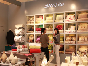 縵狄•雅藍(lán) 時(shí)尚家居展上引關(guān)注