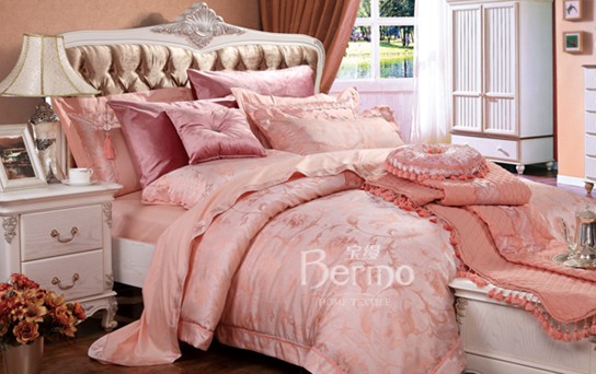 寶縵用飽滿暖色塑造溫醇秋感家