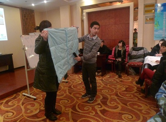 艾萊依2012春夏新品上市培訓會陸續舉行