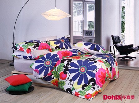 ��ϲ����Ʒ���У���ɫ֮;���L�д���