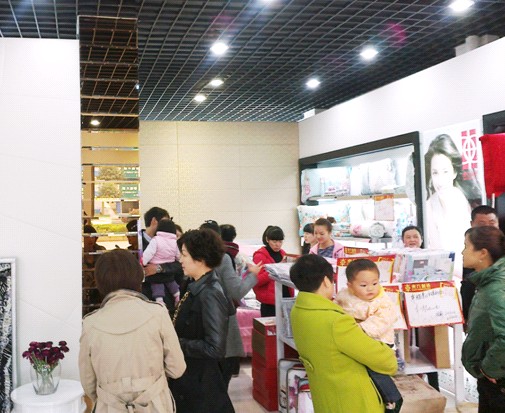 3月29東方刺繡湖南平江專賣店璀璨開幕