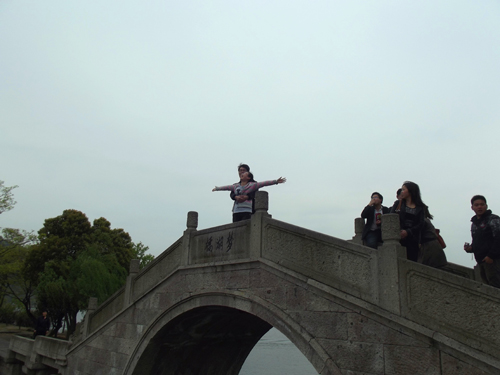 金蠶世家家紡組織員工游覽湘湖景區(qū)