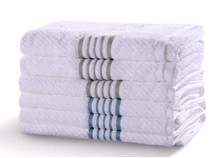 縵狄雅藍百聯又一城店開展促銷活動