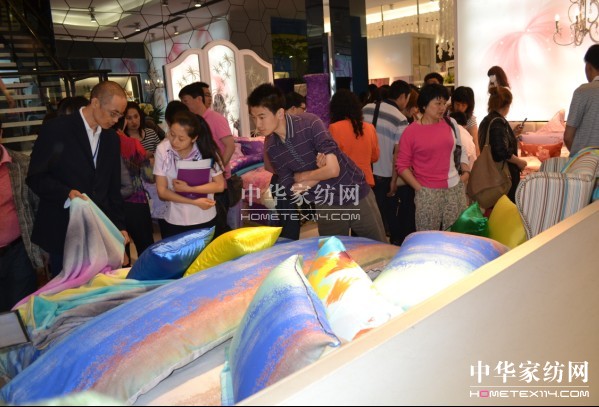 “潔同心贏未來(lái)”三聯(lián)家紡高峰論壇召開(kāi)