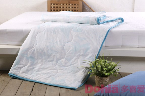 多喜愛家紡2012年新品夏涼被花色多