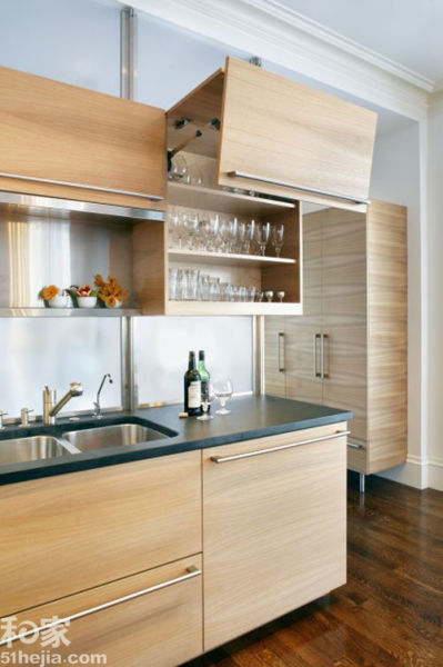 主婦收納巧幫手櫥柜里的設(shè)計(jì)(1)