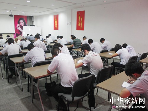 凱盛家紡2012秋冬新品培訓(xùn)會(huì)圓滿(mǎn)成功