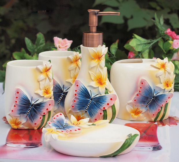 �Ҿ���Ʒ15�����֬�lԡ�׼�