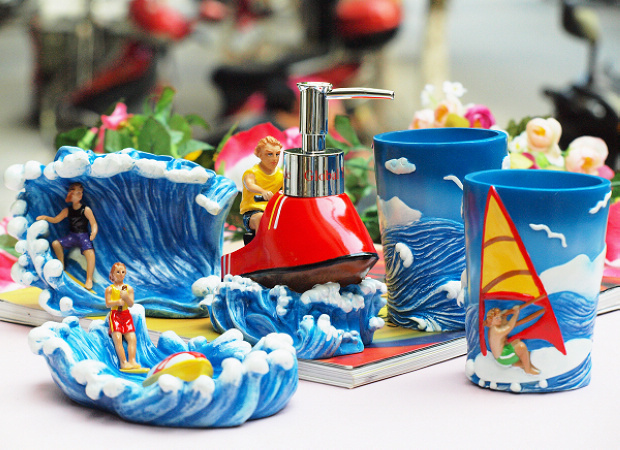 �Ҿ���Ʒ15�����֬�lԡ�׼�