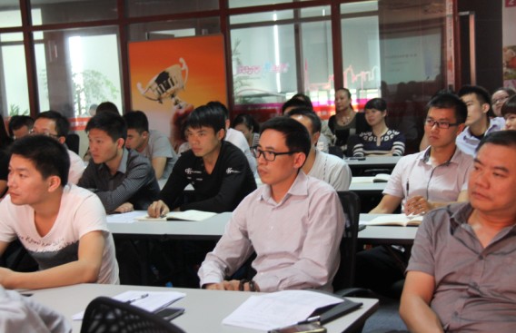 南方寢飾舉辦營銷中心培訓會