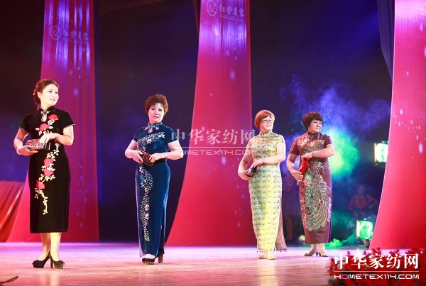 雨蘭副總經(jīng)理萬(wàn)桂蘭女士展巾幗風(fēng)采