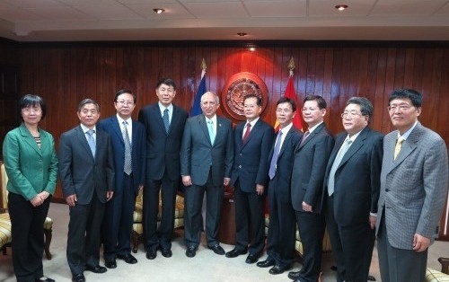 中紡聯領導薩爾瓦多談紡織服裝合作