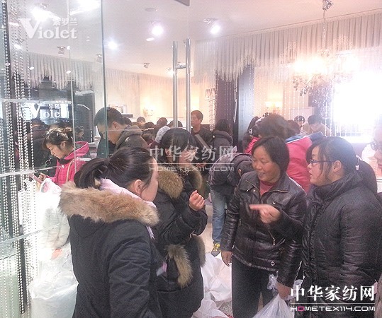 紫羅蘭家紡首屆感恩內(nèi)購(gòu)會(huì)正火熱進(jìn)行中