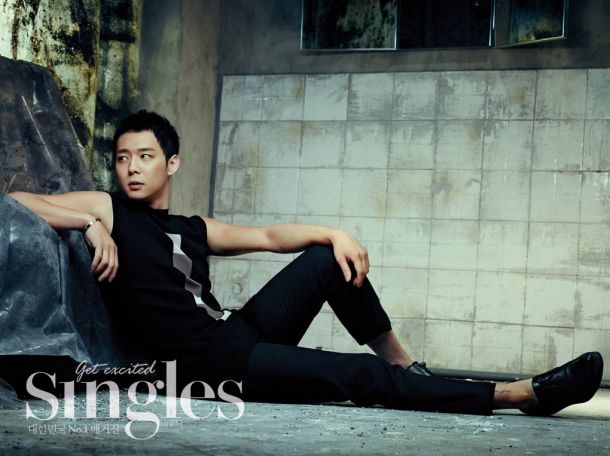 JYJ樸有天登《Singles》封面展雄性魅力