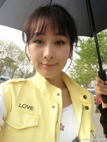 孔令輝女友曬美照馬蘇自稱"馬漂亮"