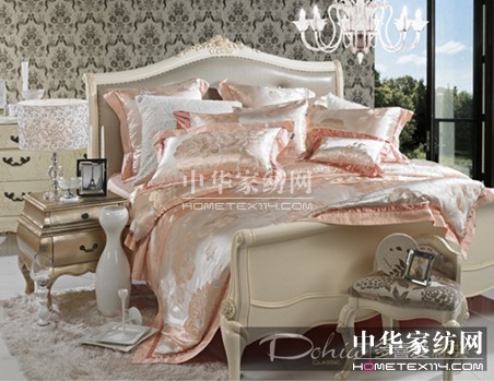 多喜愛經(jīng)典,訴說奢華簡約的藝術魅力