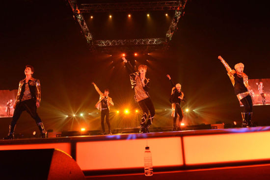 SHINee�ձ�Ѳ����10�f�^��