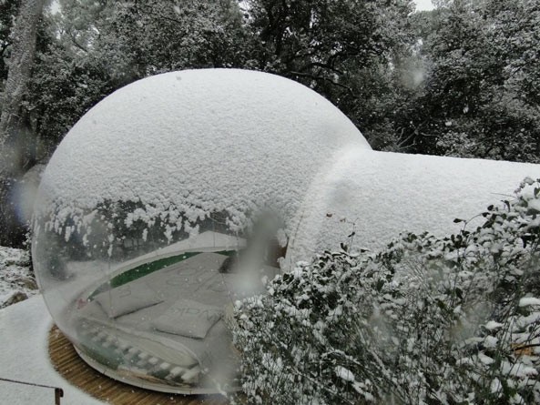 睡在水晶球里法國的泡泡度假村(一)