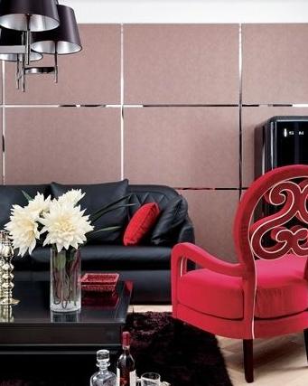 酒紅小比例點睛配色提亮暖冬主題