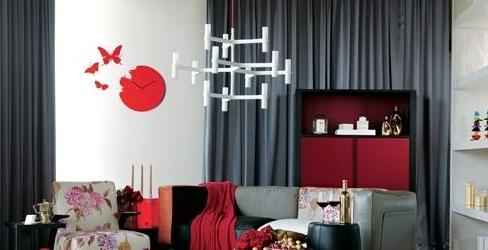 酒紅小比例點睛配色提亮暖冬主題